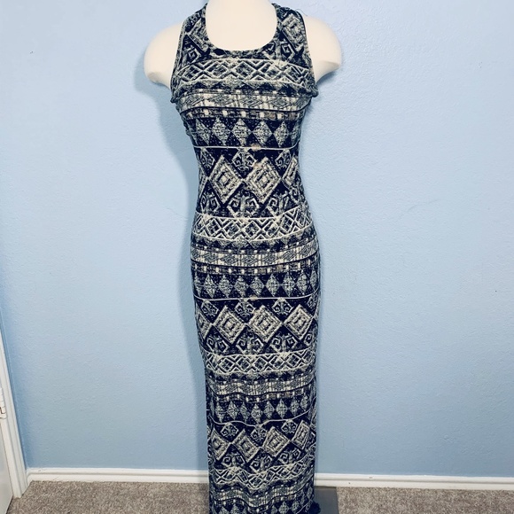 Rue21 Dresses & Skirts - Rue21 Black Printed Maxi Dress S Aztec Side Vents